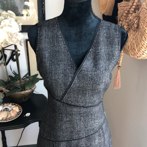 Ellie TAHARI Gorgeous Slimming Cut Dress - Picture 2 of 8